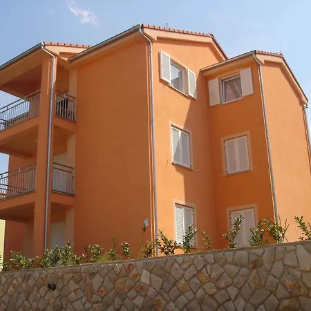 2 Apartment *